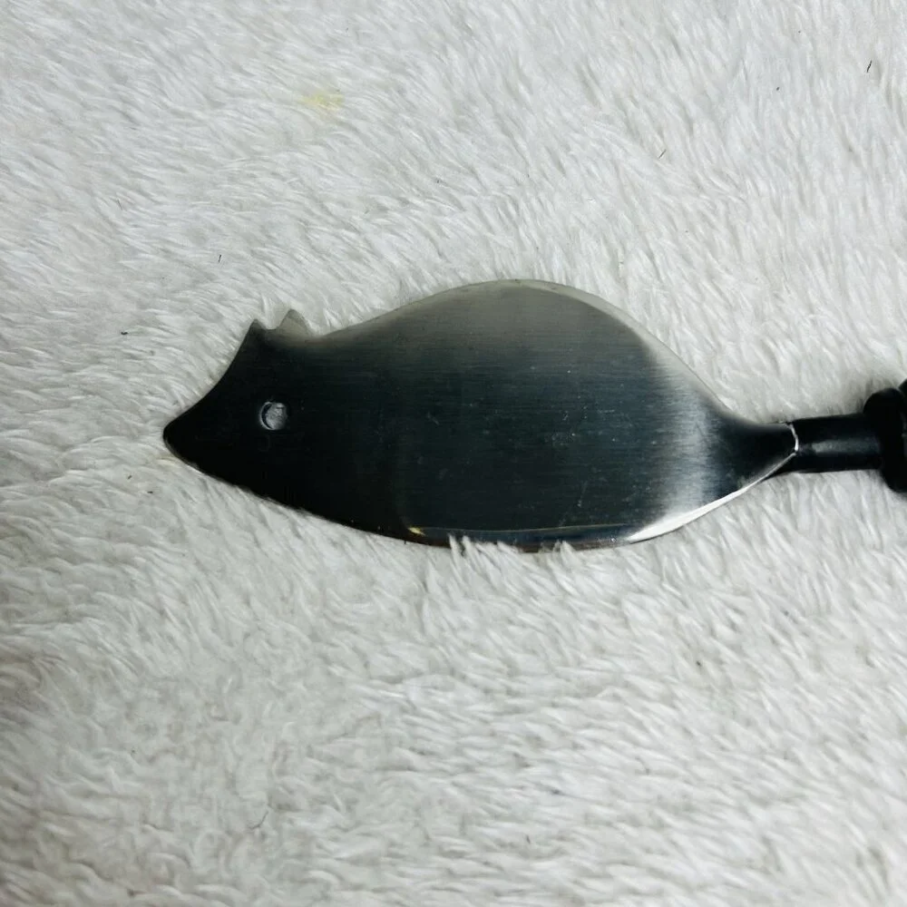 New Hampshire Bowl & Board Mouse Shaped Cheese Knife Spreader Cast Iron Handle